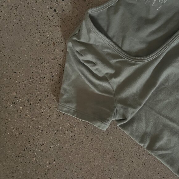 xxs green hollister t-shirt - Picture 4 of 4